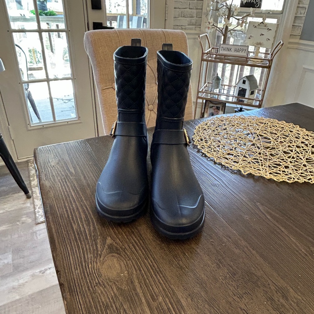 Allensky Stylish Navy Blue Quilted rain Boots size 9